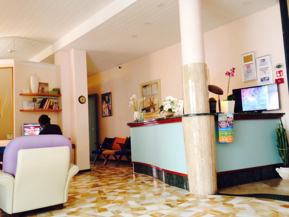 Hotel Lazzarini Bellaria-Igea Marina Zewnętrze zdjęcie