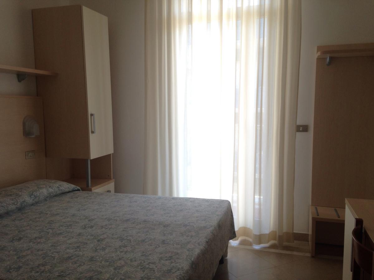 Hotel Lazzarini Bellaria-Igea Marina Zewnętrze zdjęcie
