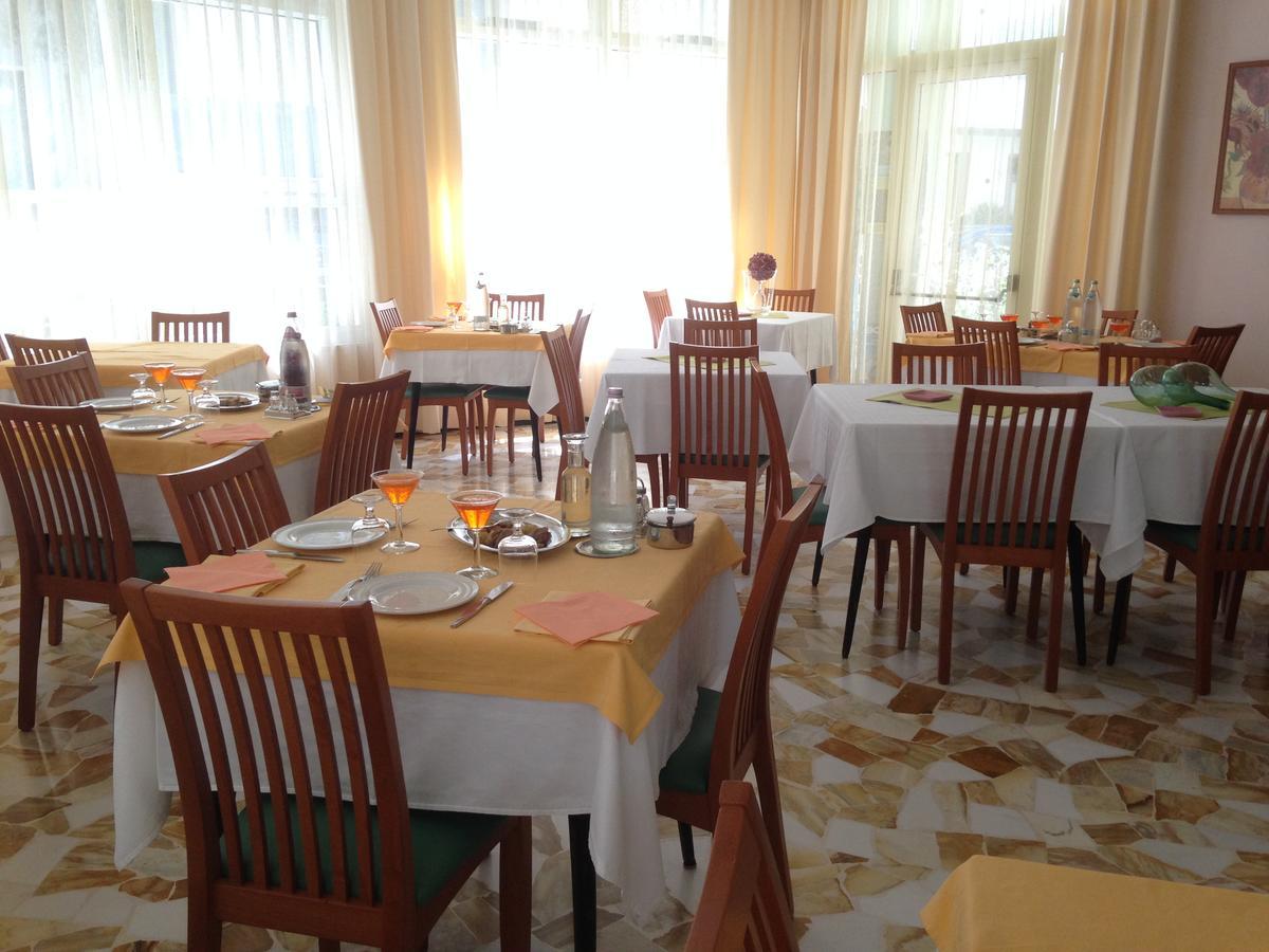 Hotel Lazzarini Bellaria-Igea Marina Zewnętrze zdjęcie