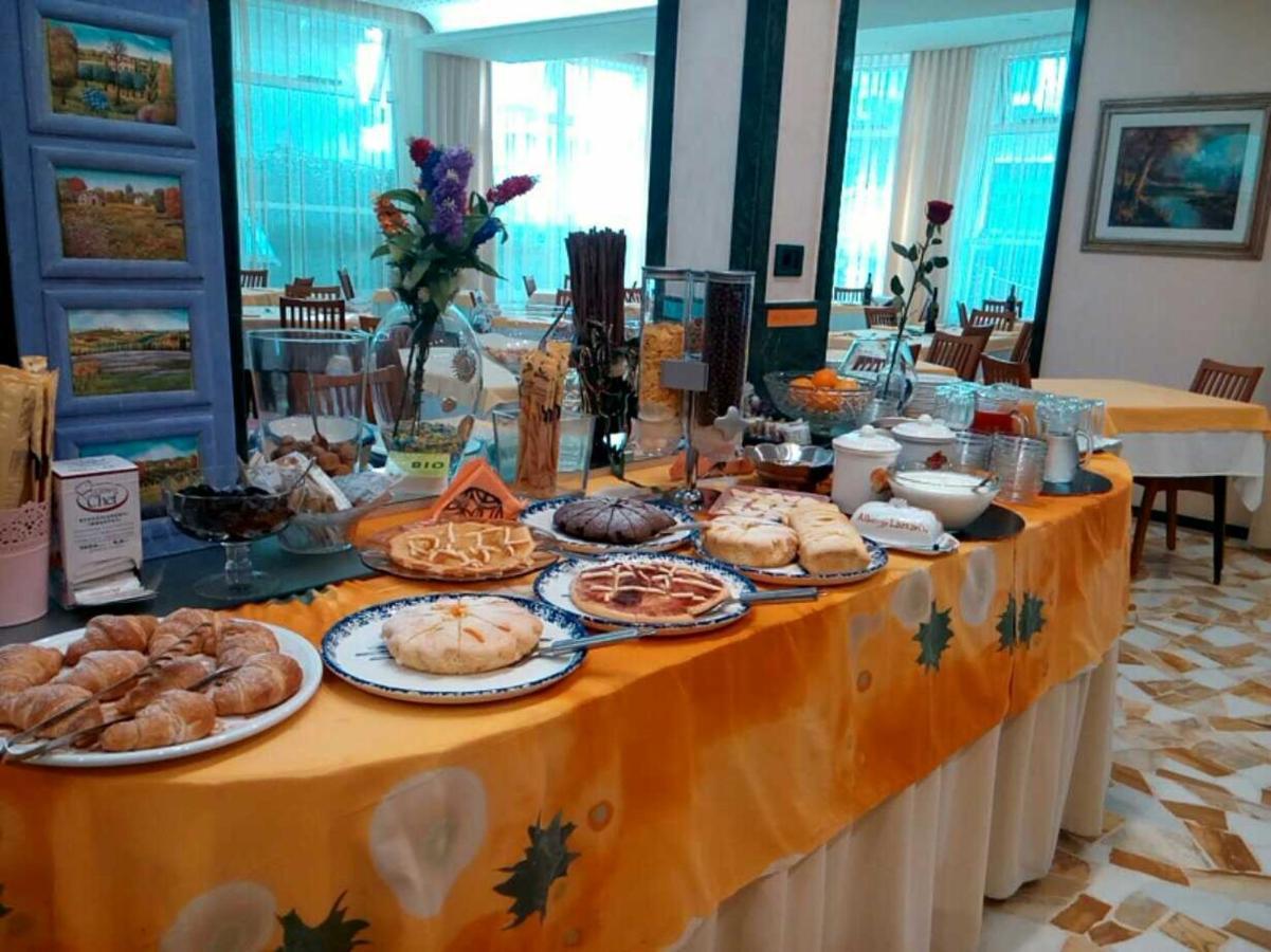 Hotel Lazzarini Bellaria-Igea Marina Pokój zdjęcie